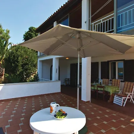 Stunning In With House Sea View Apartman *