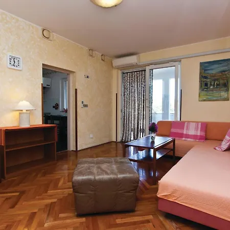 Stunning In With House Sea View Apartman