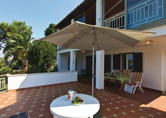 Kastanjez I 아파트 *