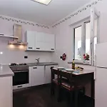 Kastanjez I شقة *