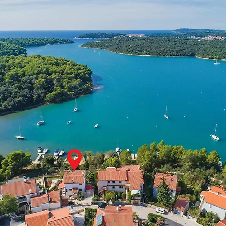 Apartment 2 Bedroom Amazing Apartment In Pula *