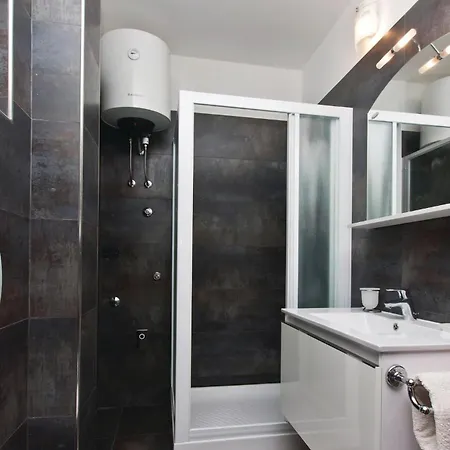 Apartment Kastanjez I Pula